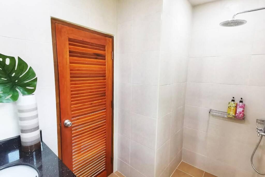Anb Poolvilla 3Br Walk Private Beach In Pratamnak Pattaya Zewnętrze zdjęcie